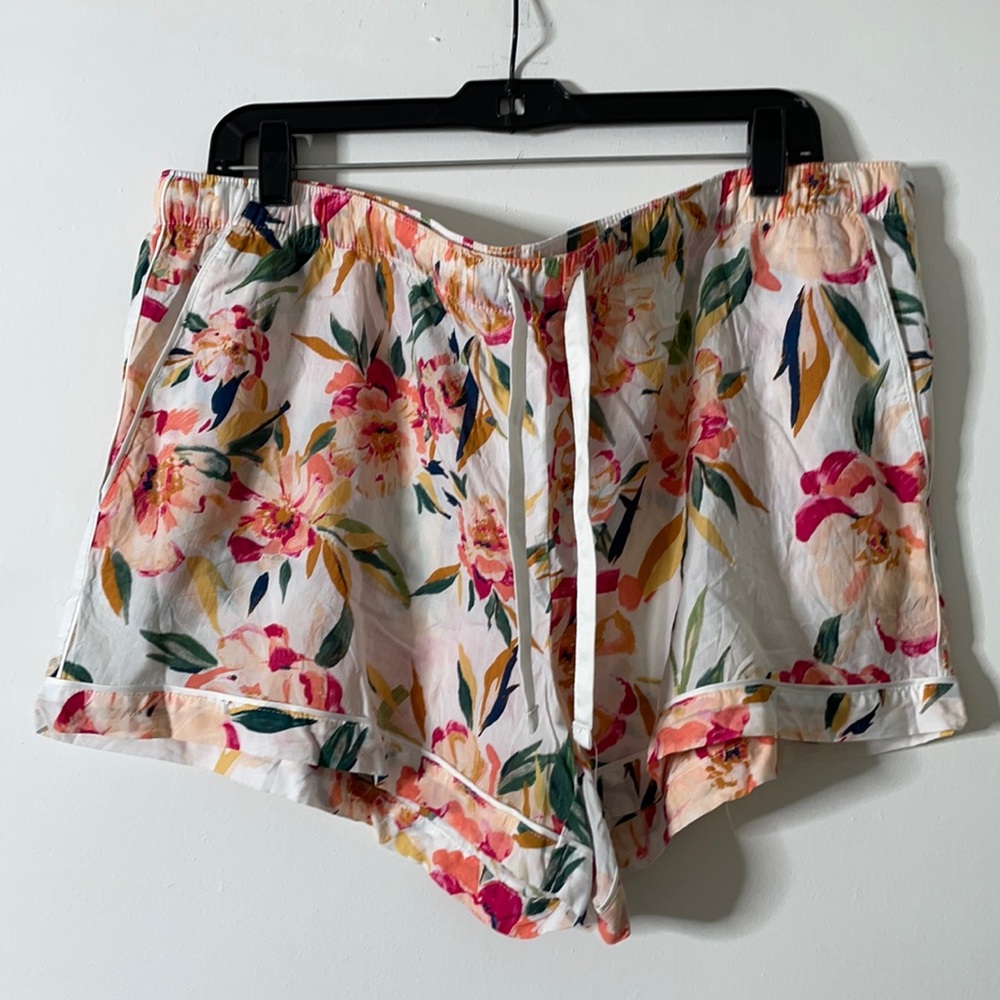 Floral light weight shorts